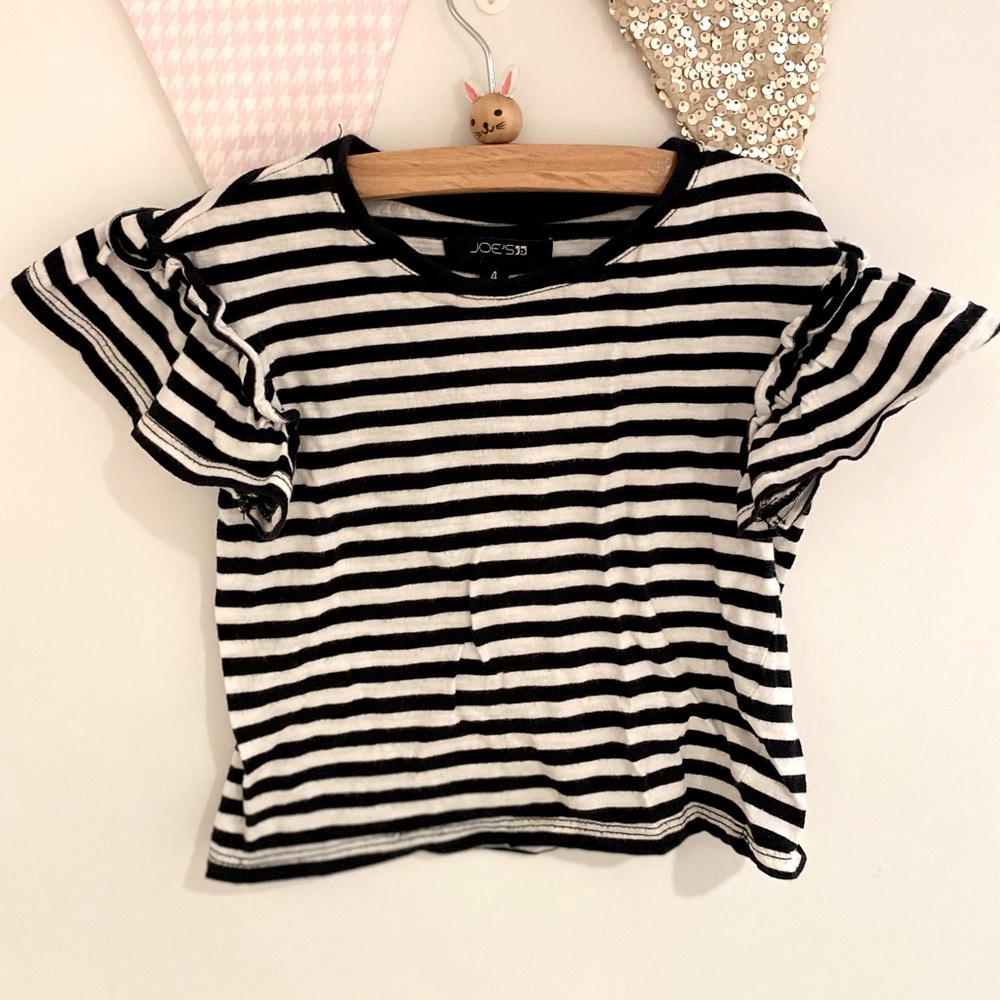 Joe’s jeans - black and white ruffled sleeve t-shirt size 4T